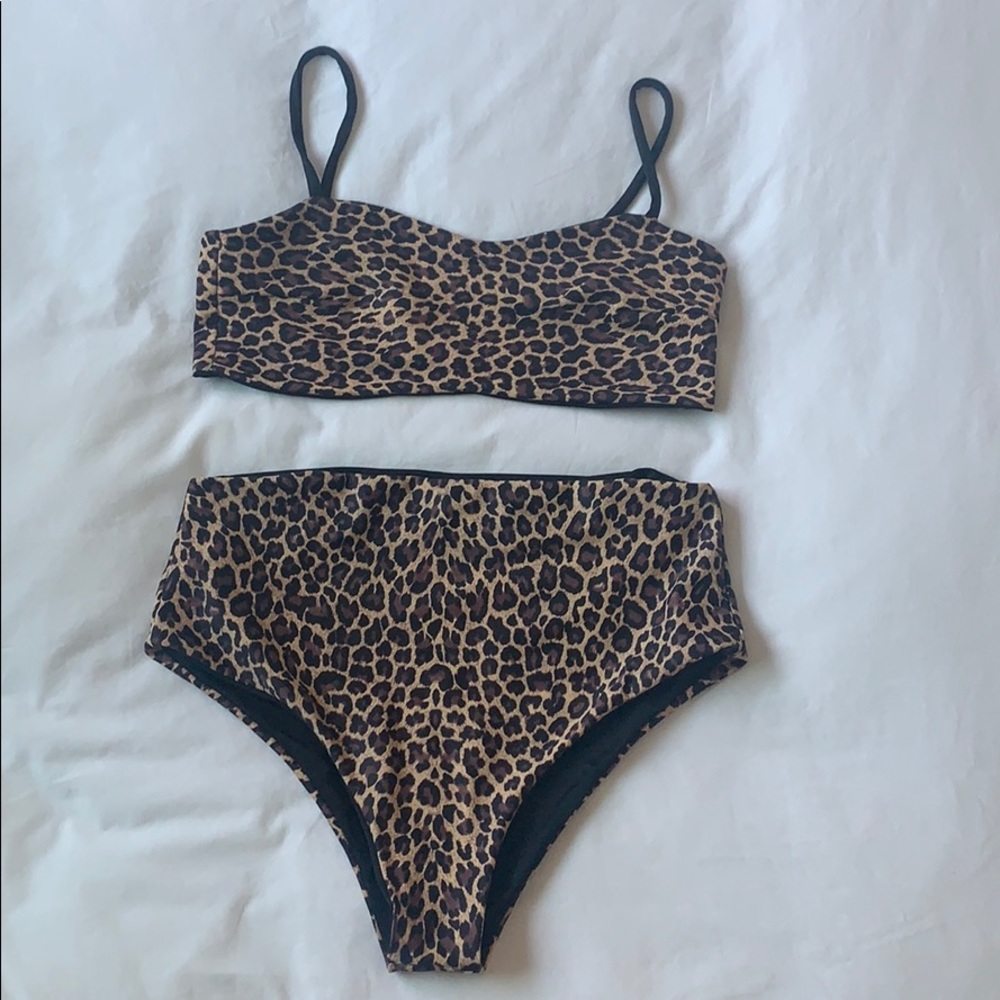 Reversible cheetah/black high waisted bikini L